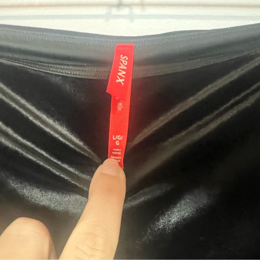 Spanx Velvet Black High Waisted Leggings Size Large Fall Holidays Christmas - Picture 5 of 9